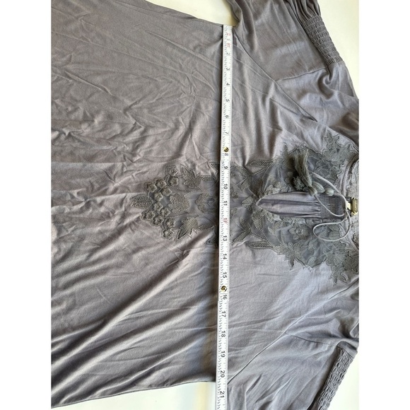 Gimmicks by BKE Embroidered Long Sleeve Tunic Top - Picture 10 of 12